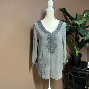 Luna moon  wrist length sleeves